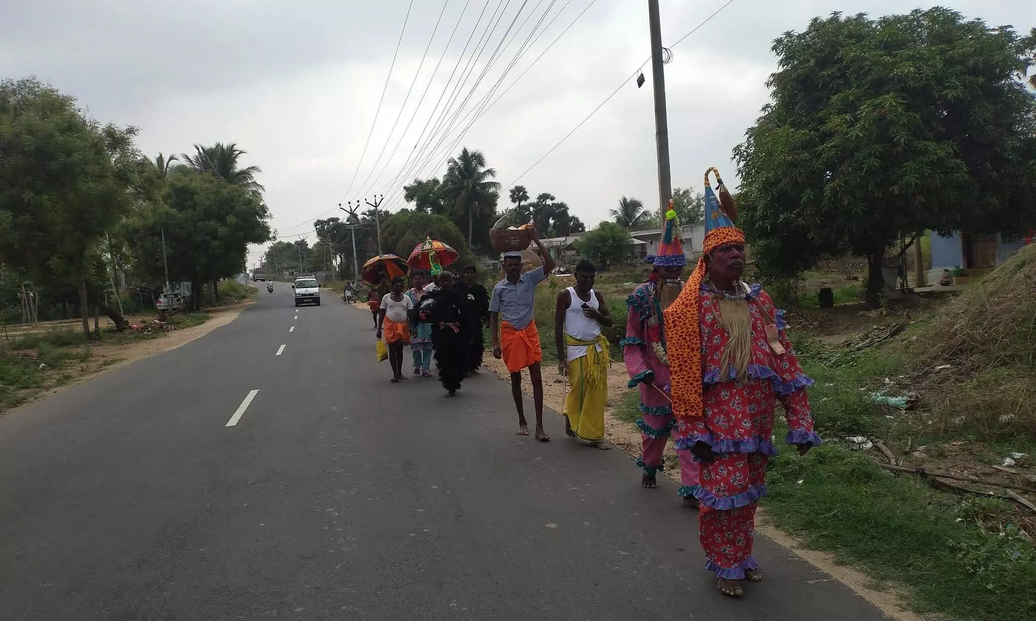 பாலமலை யாத்திரை துவங்கிய குமாரபாளையம் பகுதி பக்தர்கள் பாலமலை யாத்திரை துவங்கிய குமாரபாளையம் பகுதி பக்தர்கள்