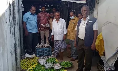 கார்பைட் கல் வைத்து பழுக்க வைத்த எலுமிச்சம்பழம் பறிமுதல்