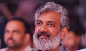 பாகுபலி இயக்குனர் ராஜமௌலியின் புதிய கார் : என்ன விலை தெரியுமா? பாகுபலி இயக்குனர் ராஜமௌலியின் புதிய கார் : என்ன விலை தெரியுமா?