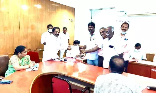 சொத்து வரி உயர்வை கைவிட நகர்நல சங்கங்களின் கூட்டமைப்பு, மேயரிடம் மனு