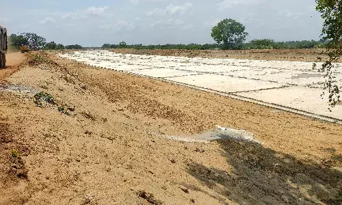 கல்லணை கால்வாயில் முழுவீச்சில் நடைபெறும் புனரமைக்கும் பணிகள்