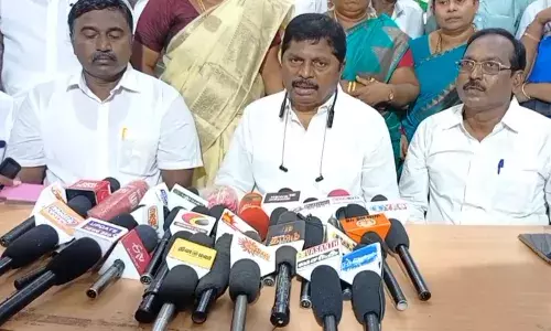 தமிழகத்தில் ஆளுநர் மூலம் இரட்டை ஆட்சியை திணிக்கும்  பாஜக : பொன்குமார் பேட்டி.