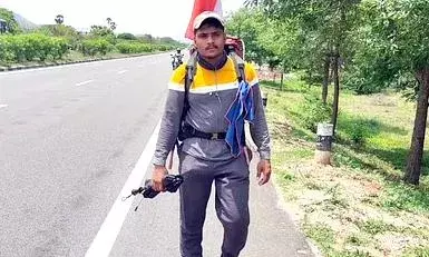 காஷ்மீர் முதல் கன்னியாகுமரி வரை நடைபயணம்: நாமக்கல் வந்த ராஜஸ்தான் இளைஞர்