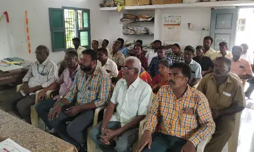 சேரன்மகாதேவி மின்வாரிய அலுவலகத்தில் மின் பாதுகாப்பு விழிப்புணர்வு கருத்தரங்கு சேரன்மகாதேவி மின்வாரிய அலுவலகத்தில் மின் பாதுகாப்பு விழிப்புணர்வு கருத்தரங்கு
