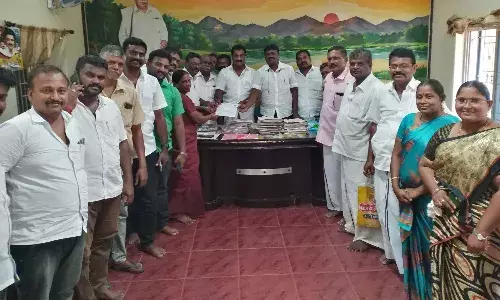 திமுக உட்கட்சி தேர்தல்: குமாரபாளையத்தில் கட்சியினர் வேட்பு மனு சமர்ப்பிப்பு