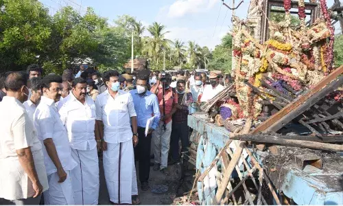 தஞ்சை தேர் விபத்தில் 11   பேர் இறந்த இடத்தில் முதல்வர் மு.க. ஸ்டாலின்