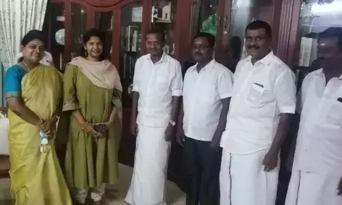 திமுகவில் இணைந்த அதிமுக மாவட்ட கவுன்சிலர்கள் திமுகவில் இணைந்த அதிமுக மாவட்ட கவுன்சிலர்கள்