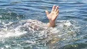 திருவண்ணாமலை: 2 குழந்தைகளுடன் கிணற்றில் குதித்து தற்கொலை முயன்ற பெண் திருவண்ணாமலை: 2 குழந்தைகளுடன் கிணற்றில் குதித்து தற்கொலை முயன்ற பெண்