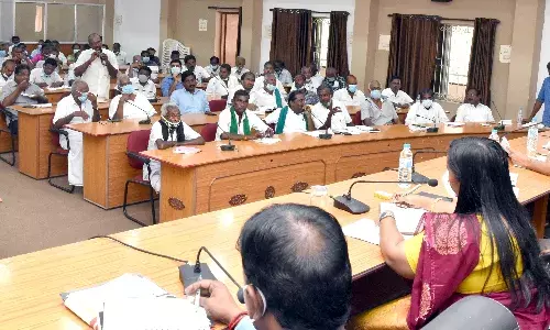 நிலஅளவீடு செய்ய பணம் கேட்டா இந்த எண்ணுக்கு கூப்பிடுங்க: கலெக்டர்