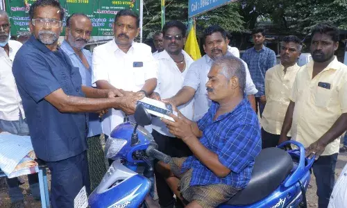 தேனியில் இயந்திர தொழிலாளர் நலச்சங்க  கொடியேற்று விழா தேனியில் இயந்திர தொழிலாளர் நலச்சங்க  கொடியேற்று விழா
