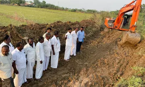 ஜெயங்கொண்டம்: தூர்வாரும் பணியை துவக்கி வைத்த எம்எல்ஏ