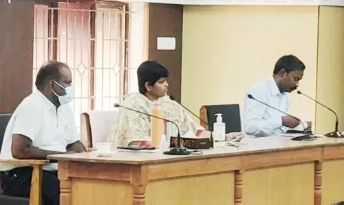 அதிகாரிகளை லெப்ட் அண்ட் ரைட் வாங்கிய அரியலூர் மாவட்ட கலெக்டர்