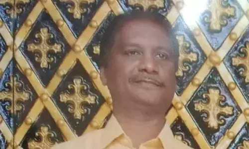 தஞ்சை கரந்தையில் ஆடிட்டர் வெட்டி படுகொலை - பரபரப்பு தஞ்சை கரந்தையில் ஆடிட்டர் வெட்டி படுகொலை - பரபரப்பு