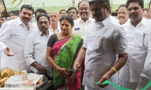 கருப்பூரில் அதிமுக சார்பில் தண்ணீர் பந்தல் திறப்பு விழா