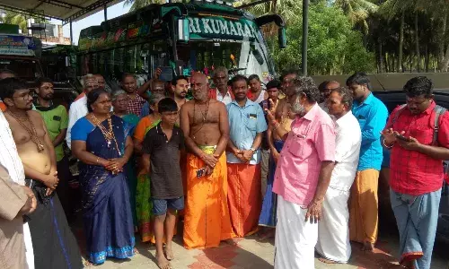 சபரிமலைக்கு 11 டன் உணவுப்பொருட்கள்   அனுப்பிய ஐயப்பா சேவா சங்கத்தினர்