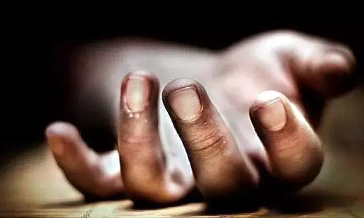 பரமத்திவேலூர்: டூ வீலர் மோதியதால் நடந்து  சென்ற தொழிலாளி உயிரிழப்பு