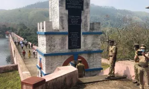 முல்லை பெரியாறு அணையில் மழை  நீர்மட்டம் 130 அடியை கடந்தது