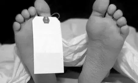 திருவள்ளூரில் லாரி மோதி அடையாளம் தெரியாத நபர் உயிரிழப்பு: போலீசார் விசாரணை திருவள்ளூரில் லாரி மோதி அடையாளம் தெரியாத நபர் உயிரிழப்பு: போலீசார் விசாரணை