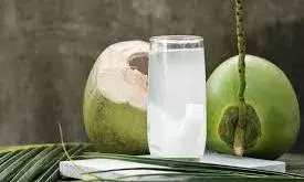 குமரியில் சுட்டெரிக்கும் வெயில்: இளநீர், தர்பூசணி விற்பனை அமோகம் குமரியில் சுட்டெரிக்கும் வெயில்: இளநீர், தர்பூசணி விற்பனை அமோகம்