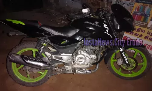 சித்தோடு அருகே இருசக்கர வாகனம் திருட்டு:  போலீசாரிடம் சிக்கிய சிறுவர்கள்