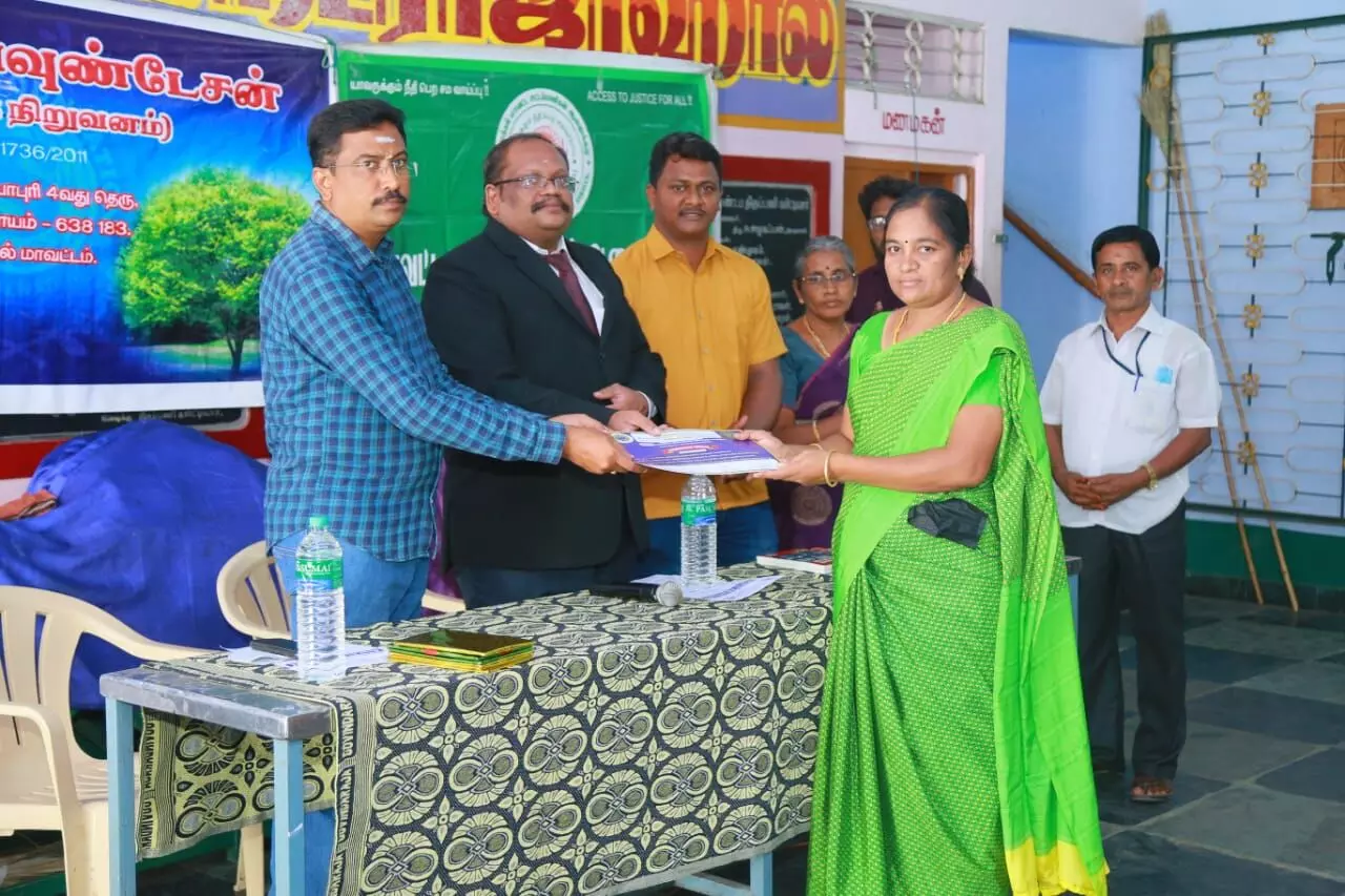குமாரபாளையத்தில் இலவச சட்ட விழிப்புணர்வு முகாம் குமாரபாளையத்தில் இலவச சட்ட விழிப்புணர்வு முகாம்