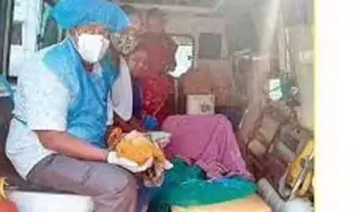 திருவண்ணாமலை: 108 ஆம்புலன்சில் பிறந்த பெண் குழந்தை
