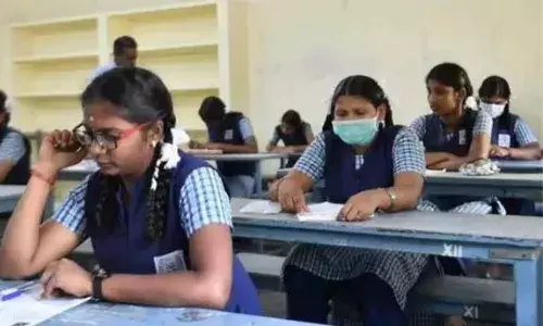 பிளஸ் 2 மாணவர்களுக்கு நல்ல செய்தி! 2 கேள்விகளுக்கு போனஸ் மதிப்பெண்