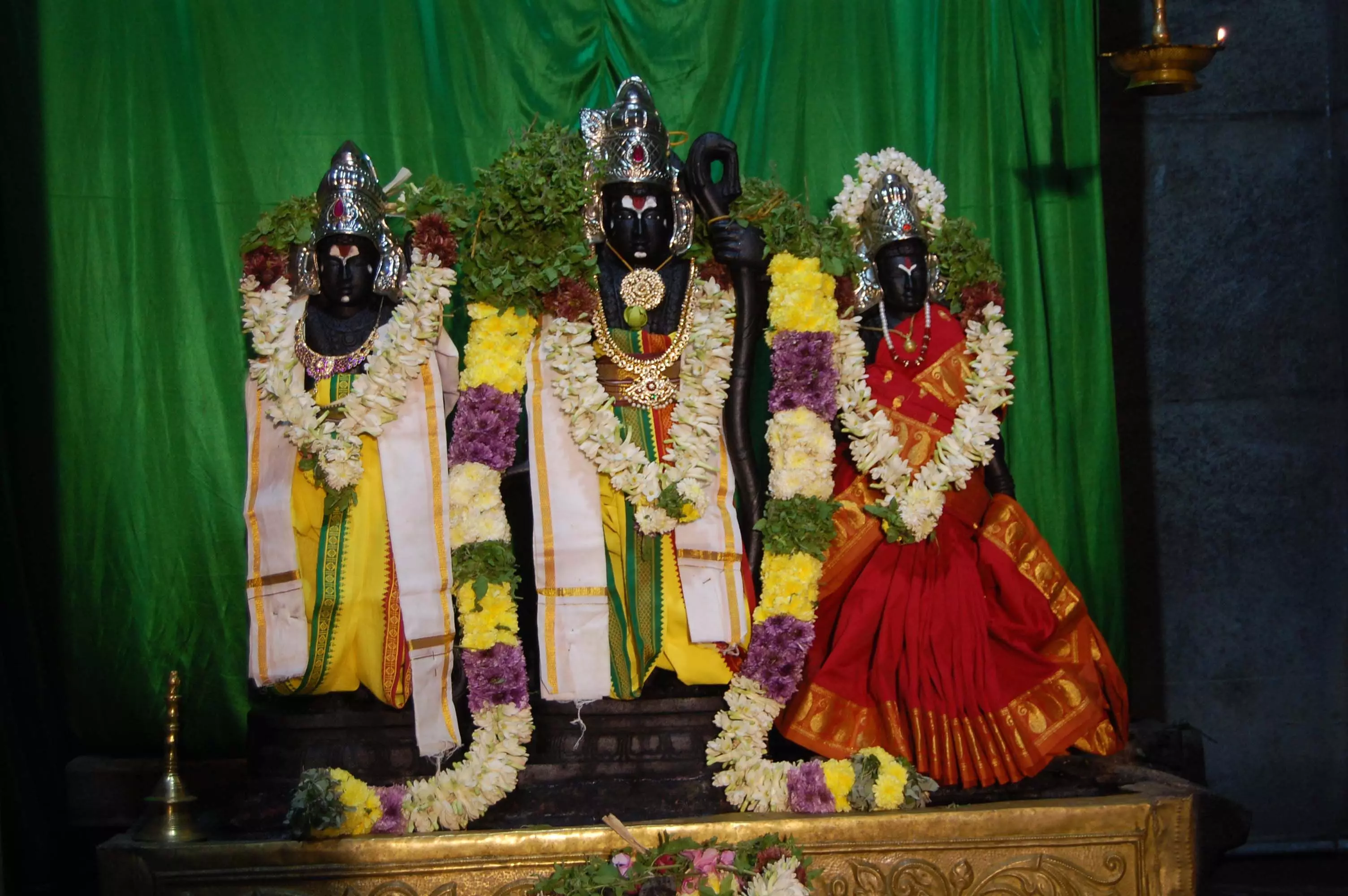 குமாரபாளையம் ராமர் கோவிலில் சிறப்பு வழிபாடுகள் குமாரபாளையம் ராமர் கோவிலில் சிறப்பு வழிபாடுகள்