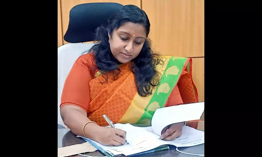ஊரக வேலை உறுதித்திட்ட ஒருங்கிணைப்பாளர் பணி: மக்கள் நலப்பணியாளர்களுக்கு அழைப்பு ஊரக வேலை உறுதித்திட்ட ஒருங்கிணைப்பாளர் பணி: மக்கள் நலப்பணியாளர்களுக்கு அழைப்பு
