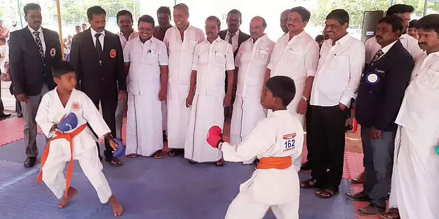 ஜப்பான் ஷிட்டோ ரியோ கராத்தே பள்ளி சார்பில் மாநில கராத்தே போட்டி: எம்.எல்.ஏ. துவக்கி வைப்பு ஜப்பான் ஷிட்டோ ரியோ கராத்தே பள்ளி சார்பில் மாநில கராத்தே போட்டி: எம்.எல்.ஏ. துவக்கி வைப்பு