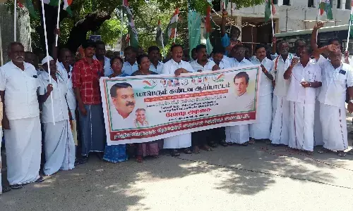 திருமங்கலத்தில் ஒன்றிய அரசை கண்டித்து காங்கிரஸ் கட்சியினர் ஆர்ப்பாட்டம் திருமங்கலத்தில் ஒன்றிய அரசை கண்டித்து காங்கிரஸ் கட்சியினர் ஆர்ப்பாட்டம்
