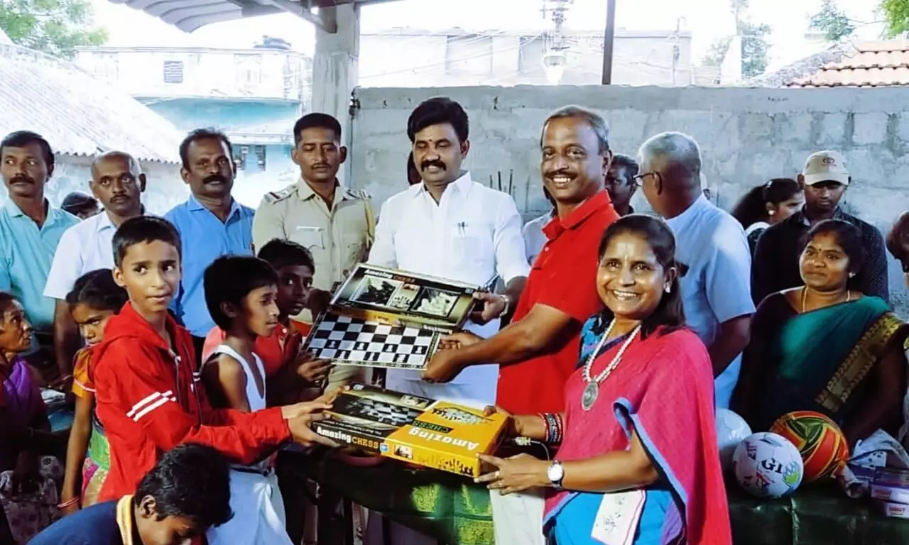 விருது நகர் அருகேயுள்ள காரியாபட்டியில் குழந்தைகள் திருவிழா விருது நகர் அருகேயுள்ள காரியாபட்டியில் குழந்தைகள் திருவிழா