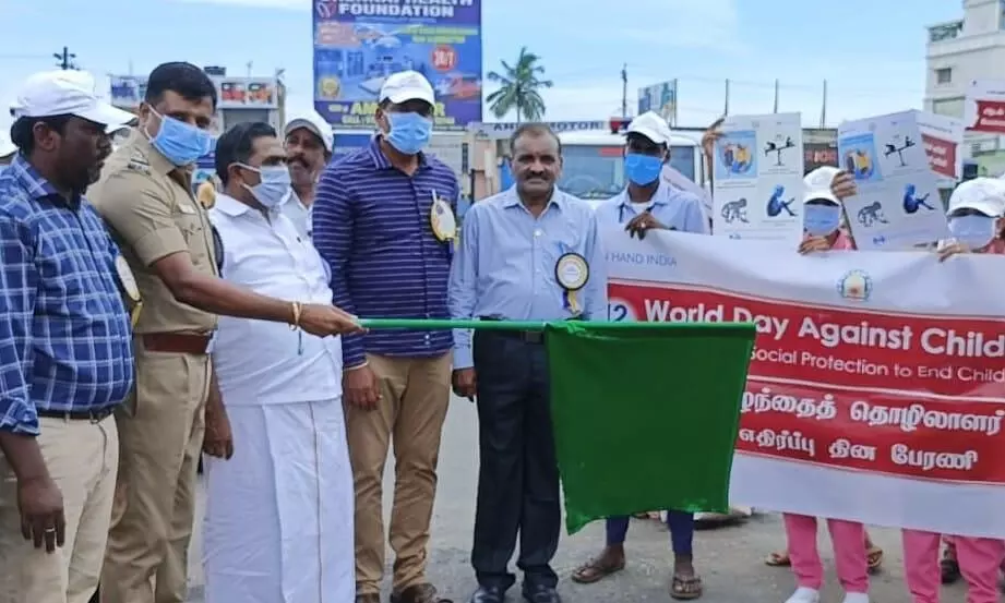 செங்குன்றத்தில் உலக குழந்தை தொழிலாளர்கள் எதிர்ப்பு தின பேரணி செங்குன்றத்தில் உலக குழந்தை தொழிலாளர்கள் எதிர்ப்பு தின பேரணி