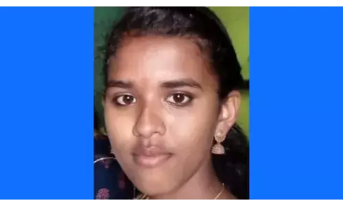 பங்களாப்புதூர் அருகே 10-ம் வகுப்பு மாணவி தூக்கிட்டு தற்கொலை பங்களாப்புதூர் அருகே 10-ம் வகுப்பு மாணவி தூக்கிட்டு தற்கொலை