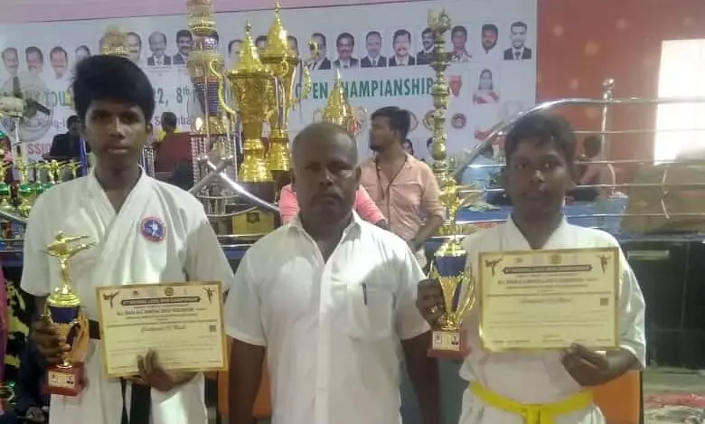 மாநில அளவிலான கராத்தே போட்டியில் குமாரபாளையம் மாணவர்கள் சாதனை மாநில அளவிலான கராத்தே போட்டியில் குமாரபாளையம் மாணவர்கள் சாதனை