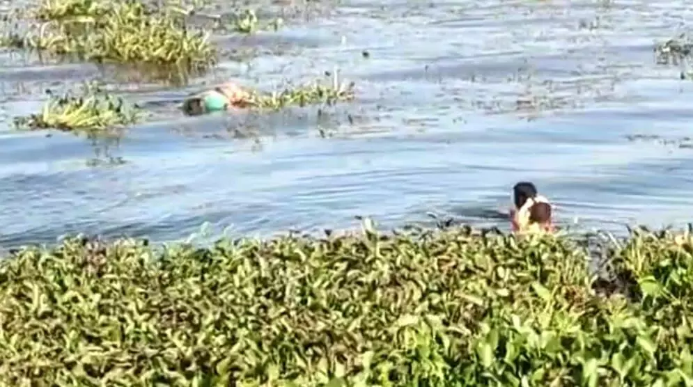புழல் ஏரியில் அடையாளம் தெரியாத பெண்ணின் சடலம் மீட்பு புழல் ஏரியில் அடையாளம் தெரியாத பெண்ணின் சடலம் மீட்பு
