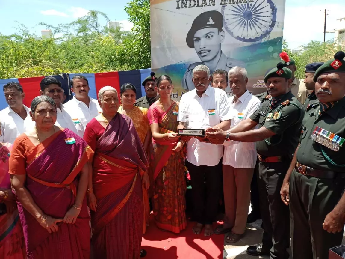 இந்தியா பாகிஸ்தான் போரில் வீர மரணம் அடைந்த வீரர்களுக்கு மரியாதை இந்தியா பாகிஸ்தான் போரில் வீர மரணம் அடைந்த வீரர்களுக்கு மரியாதை