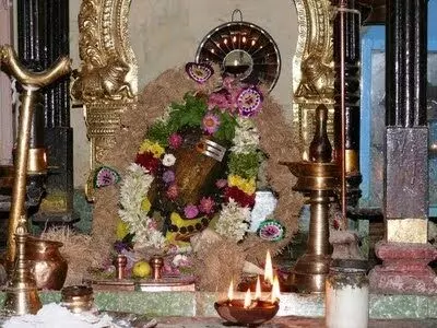 சதுரகிரி மலையில் சாமி தரிசனம் செய்ய போறீங்களா? முதலில் இதை படியுங்கள் சதுரகிரி மலையில் சாமி தரிசனம் செய்ய போறீங்களா? முதலில் இதை படியுங்கள்
