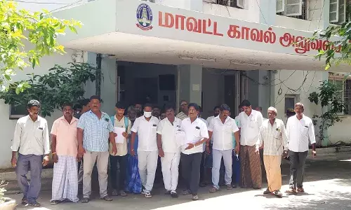 காஞ்சிபுரத்தில் லாரி உரிமையாளர் சங்க செயலர் பண மோசடி செய்ததாக புகார் காஞ்சிபுரத்தில் லாரி உரிமையாளர் சங்க செயலர் பண மோசடி செய்ததாக புகார்