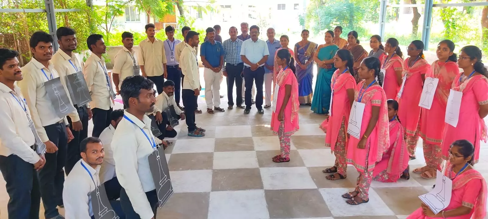 அரசு கல்வியியல் கல்லூரியில் மனித சதுரங்கப் போட்டி அரசு கல்வியியல் கல்லூரியில் மனித சதுரங்கப் போட்டி