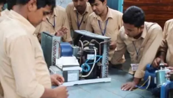 காலியாக உள்ள பணியிடங்களை நிரப்ப அழைப்பு காலியாக உள்ள பணியிடங்களை நிரப்ப அழைப்பு