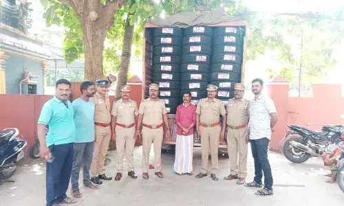 கண்டெய்னர் லாரியில் 96 கார் டயர்களை திருடியவர் கைது கண்டெய்னர் லாரியில் 96 கார் டயர்களை திருடியவர் கைது