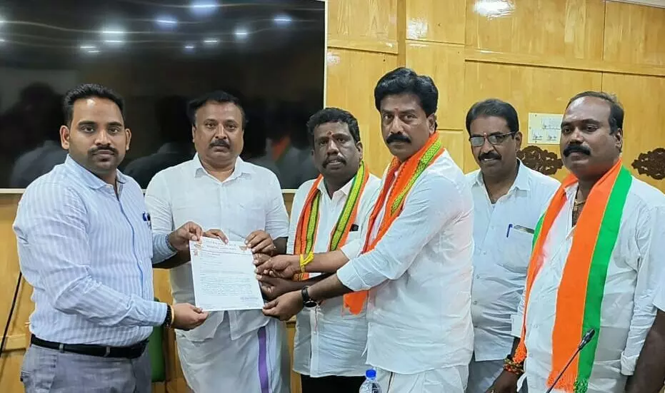 விருதுநகரில் ஜவுளி பூங்காவுக்கு இடம் ஒதுக்க மாவட்ட ஆட்சியருக்கு பாஜக கோரிக்கை விருதுநகரில் ஜவுளி பூங்காவுக்கு இடம் ஒதுக்க மாவட்ட ஆட்சியருக்கு பாஜக கோரிக்கை