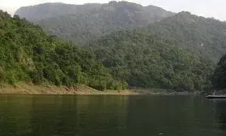 பவானிசாகர் அணையில் பரிசல் கவிழ்ந்து விபத்து : மூழ்கிய வாலிபர் உடலை தேடும் பணி  தீவிரம் பவானிசாகர் அணையில் பரிசல் கவிழ்ந்து விபத்து : மூழ்கிய வாலிபர் உடலை தேடும் பணி  தீவிரம்