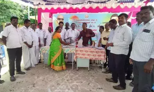 மனுநீதி நாள் முகாமில் நலத்திட்ட உதவிகளை வழங்கிய துணை சபாநாயகர்