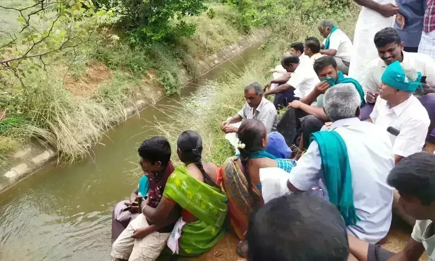 பி.ஏ.பி பாசன விவசாயிகள் முற்றுகை போராட்டம் பி.ஏ.பி பாசன விவசாயிகள் முற்றுகை போராட்டம்