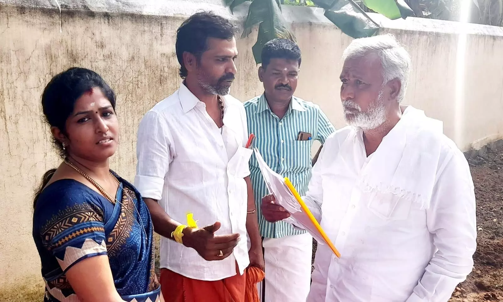 சோழவந்தான் அருகே குருவித்துரையில் அமைச்சர் சேகர் பாபு சுவாமி தரிசனம் சோழவந்தான் அருகே குருவித்துரையில் அமைச்சர் சேகர் பாபு சுவாமி தரிசனம்