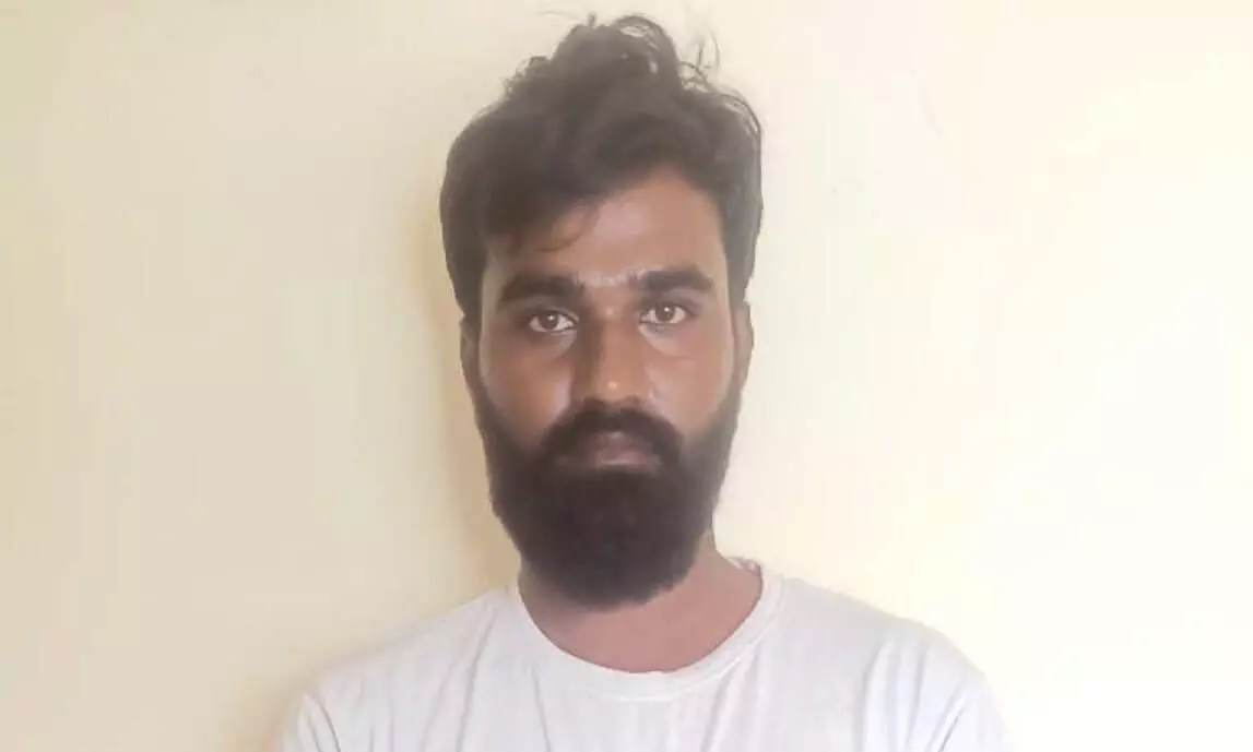 பள்ளிப்பட்டில் பூஜை செய்து தங்க நகை நூதன மோசடி: ஜோதிடர் கைது பள்ளிப்பட்டில் பூஜை செய்து தங்க நகை நூதன மோசடி: ஜோதிடர் கைது