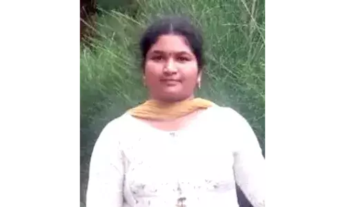 கணவர் உயிரிழப்பால் விரக்தியில்  குழந்தையை வீசி, மனைவி தற்கொலை..!