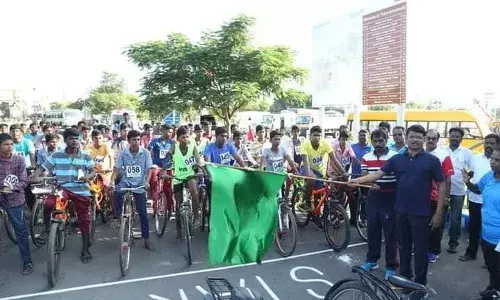 அண்ணா பிறந்த நாளை முன்னிட்டு மாவட்ட அளவிலான சைக்கிள் போட்டி அண்ணா பிறந்த நாளை முன்னிட்டு மாவட்ட அளவிலான சைக்கிள் போட்டி